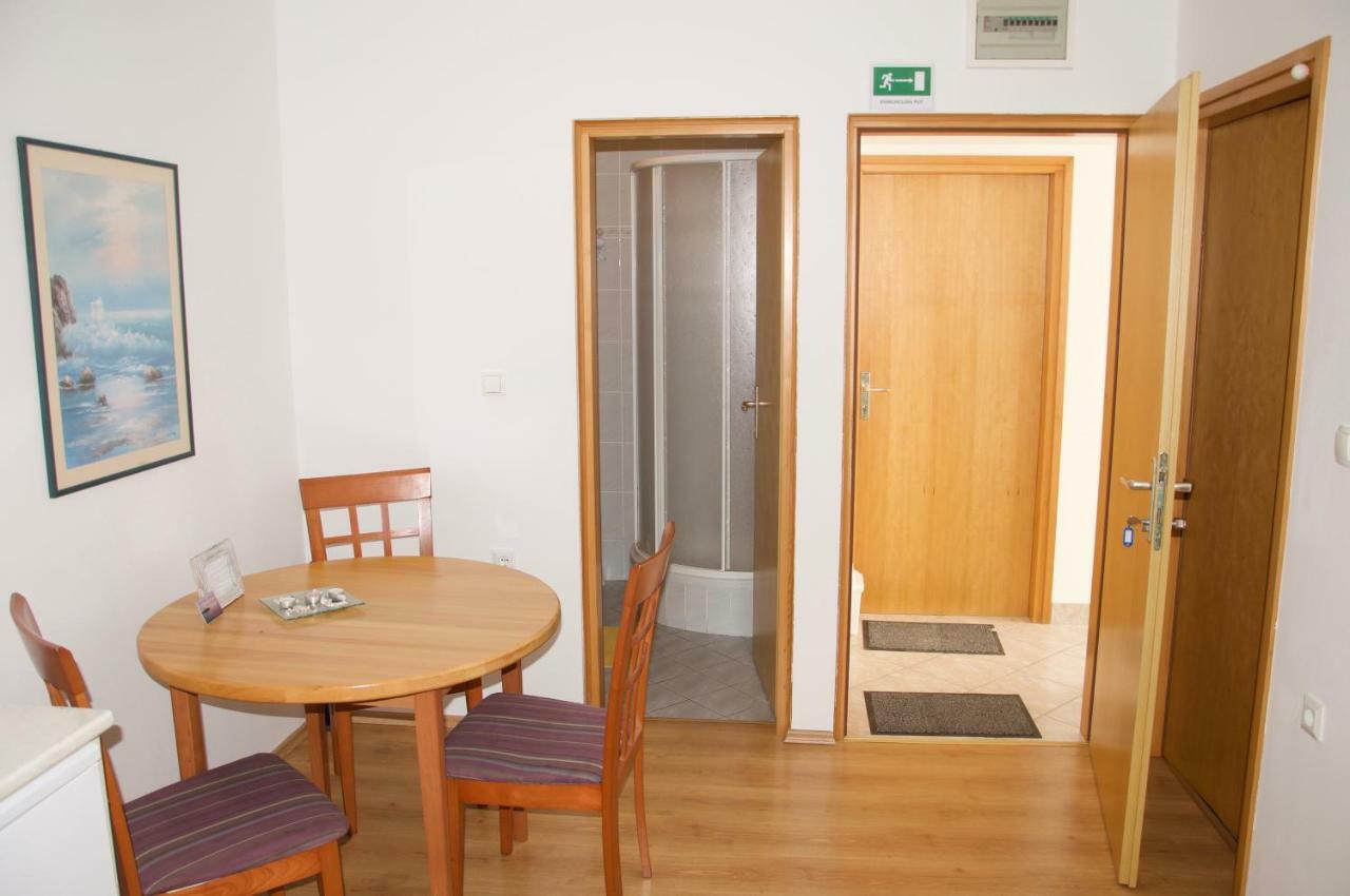 Apartment Viveniti Klenovica Εξωτερικό φωτογραφία
